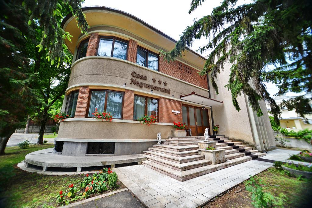 Отель Casa Negustorului Дева Экстерьер фото
