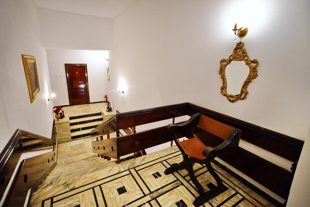 Отель Casa Negustorului Дева Экстерьер фото