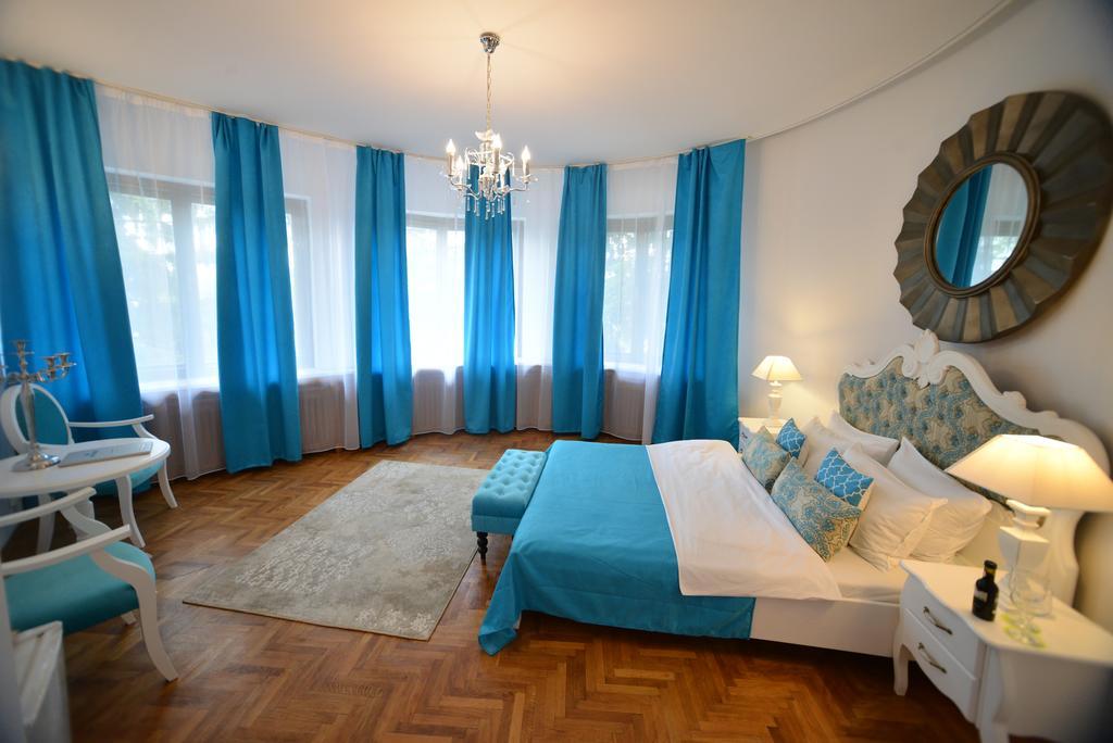 Отель Casa Negustorului Дева Экстерьер фото